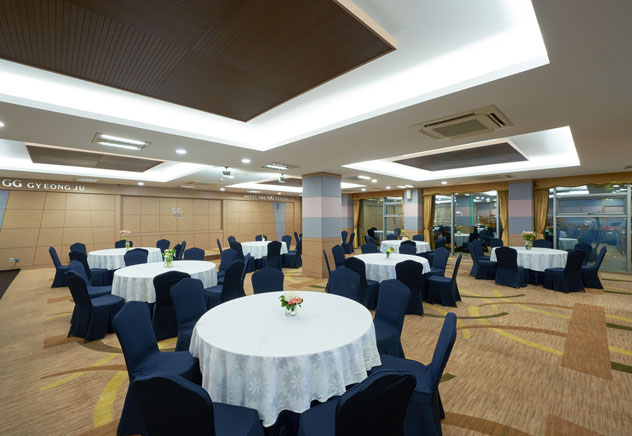 BANQUET HALL